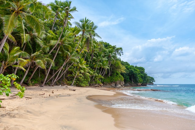 Gaston Flosse in favour of the sovereignty of French Polynesia