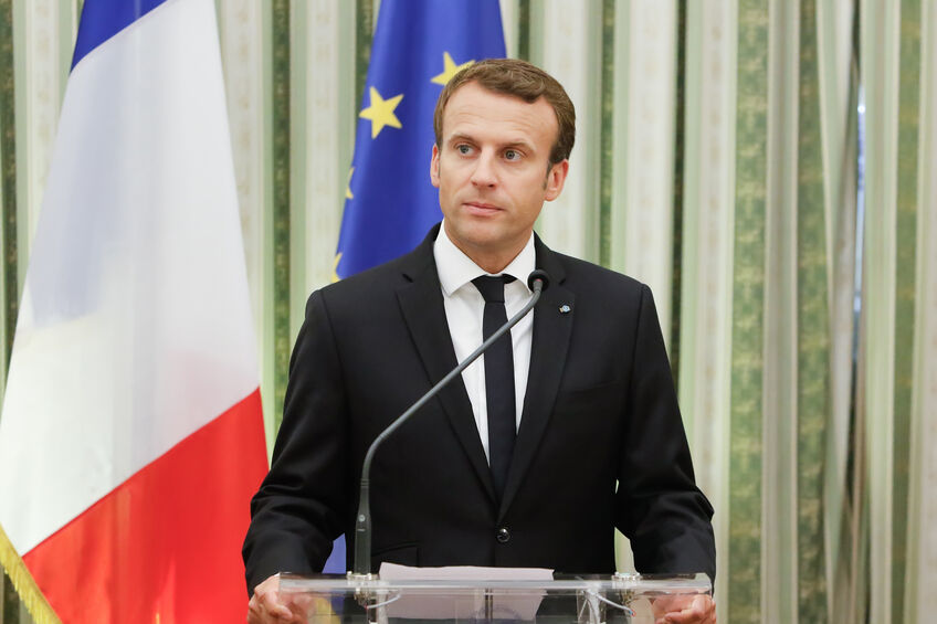 Emmanuel Macron announces his candidacy for the presidential election