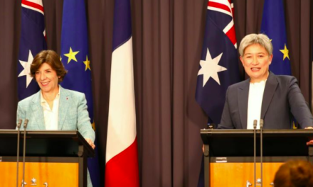 France and Australia fraternize…